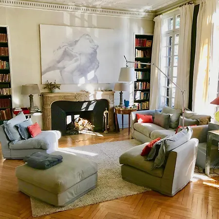 Location 93 M2 Plein Centre Historique