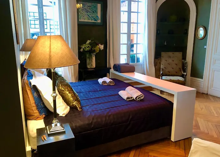 Location 93 M2 Plein Centre Historique